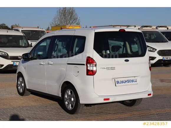 Ford Tourneo Courier 1.5 TDCi Delux Image 3